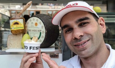 Un altro trofeo per Fabrizio Fenu, di Marrubiu (Oristano), migliore maestro gelatiere d&#39;Italia 2014. Aveva incantato Firenze lo scorso maggio con il gusto ... - fenu-372x221